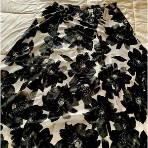 NWT ROZ & Ali Dress Barn women’s 2X stunning rhinestoned black & white floral